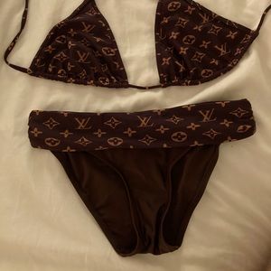Women’s swim suit